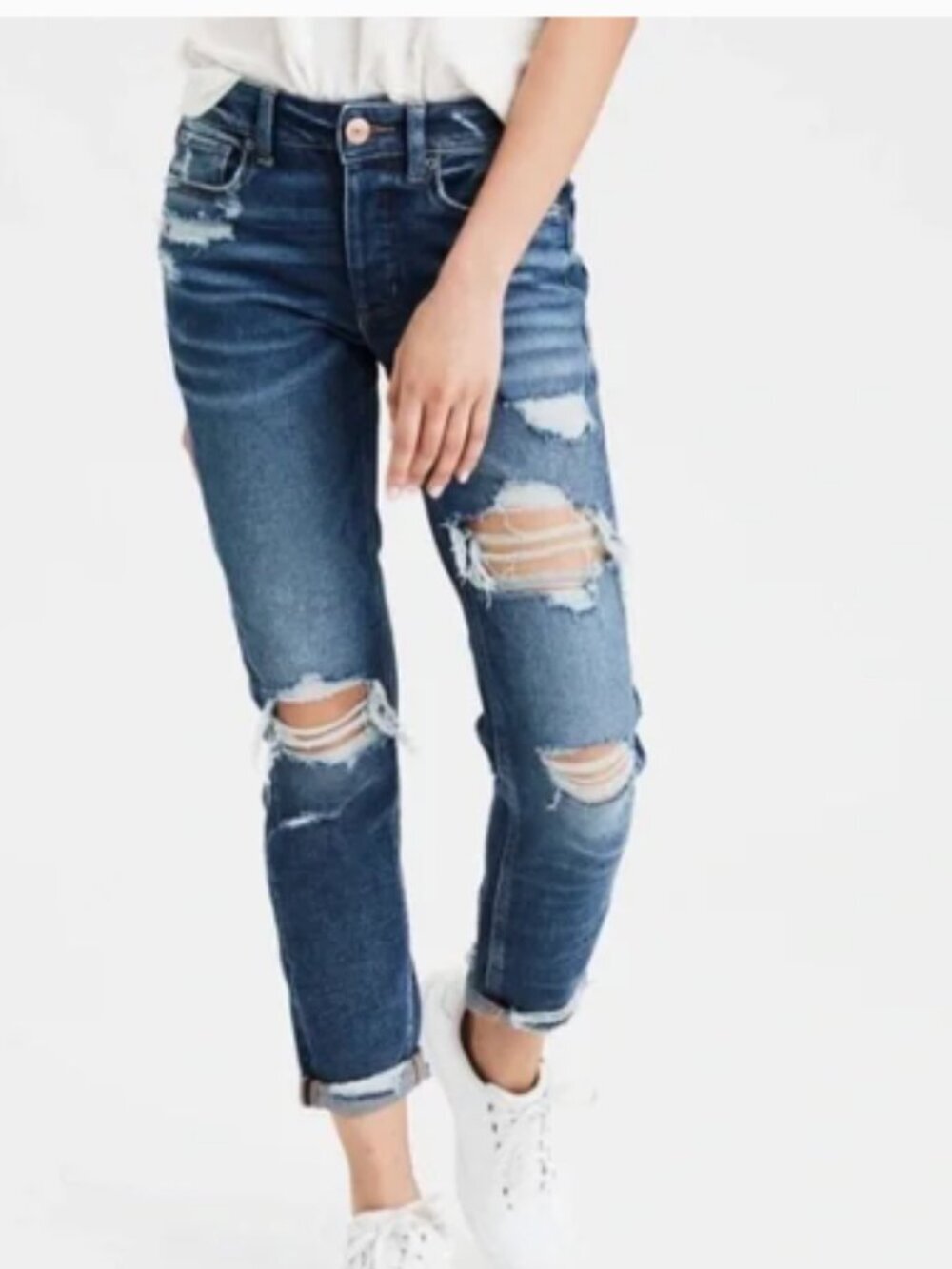 American Eagle Tomgirl distressed jeans size 4